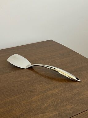 CUISIPRO HEAVY DUTY STAINLESS STEEL LONG HANDLE TEMPO TURNER FLIPPER UTENSIL